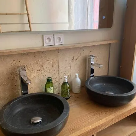 Apartment L'occithalie Ecusson 2 72m2 *